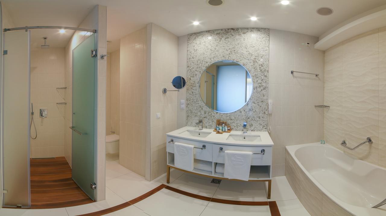 Maritim Hotel Paradise Blue Albena Bagian luar foto