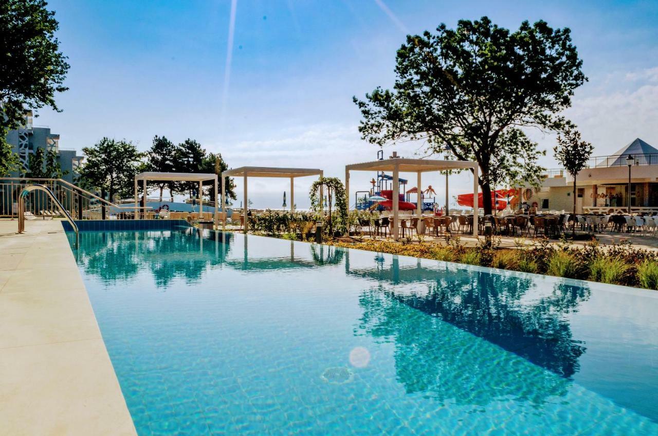 Maritim Hotel Paradise Blue Albena Bagian luar foto